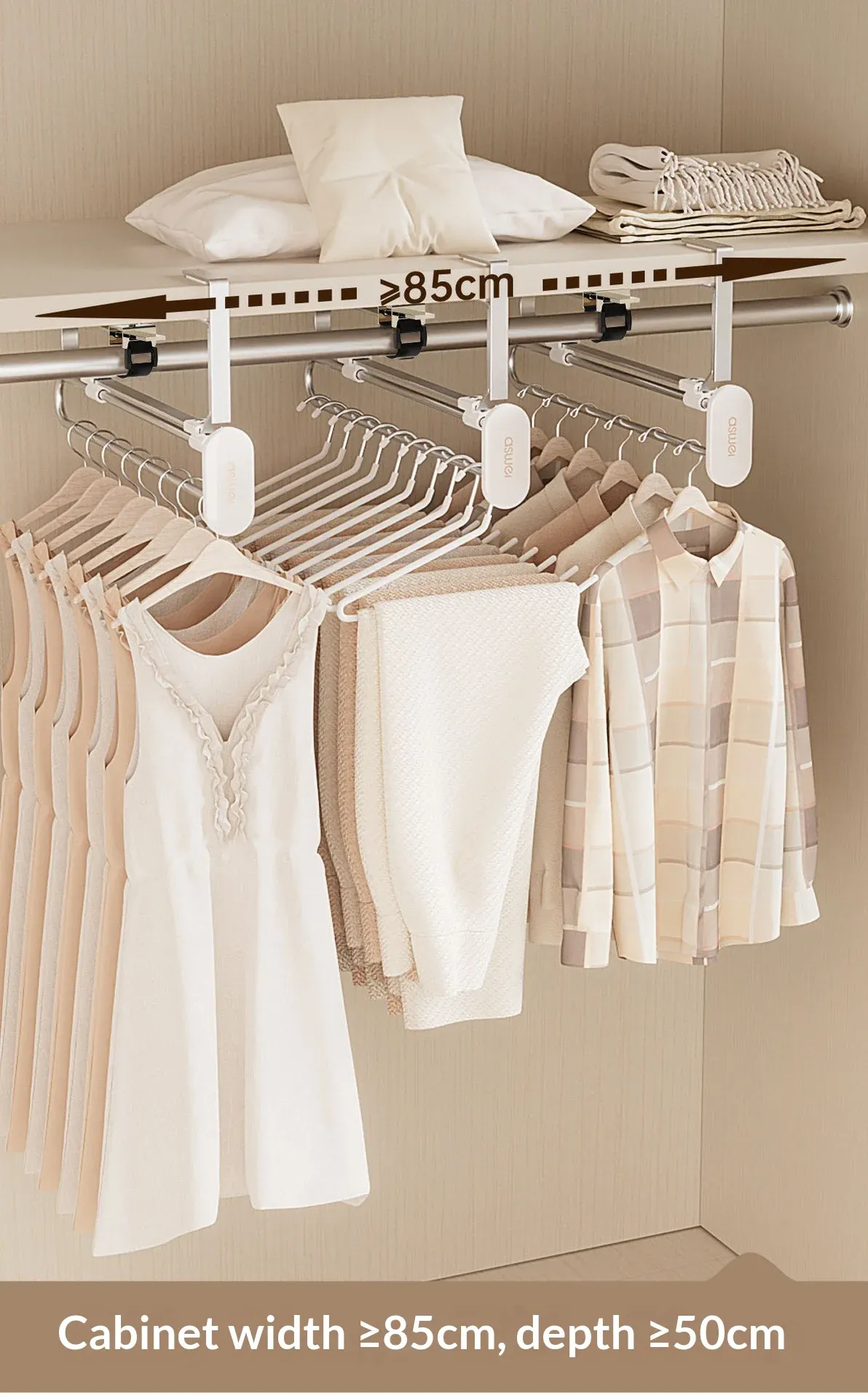 Porte-pantalon suspendu dans une garde-robe