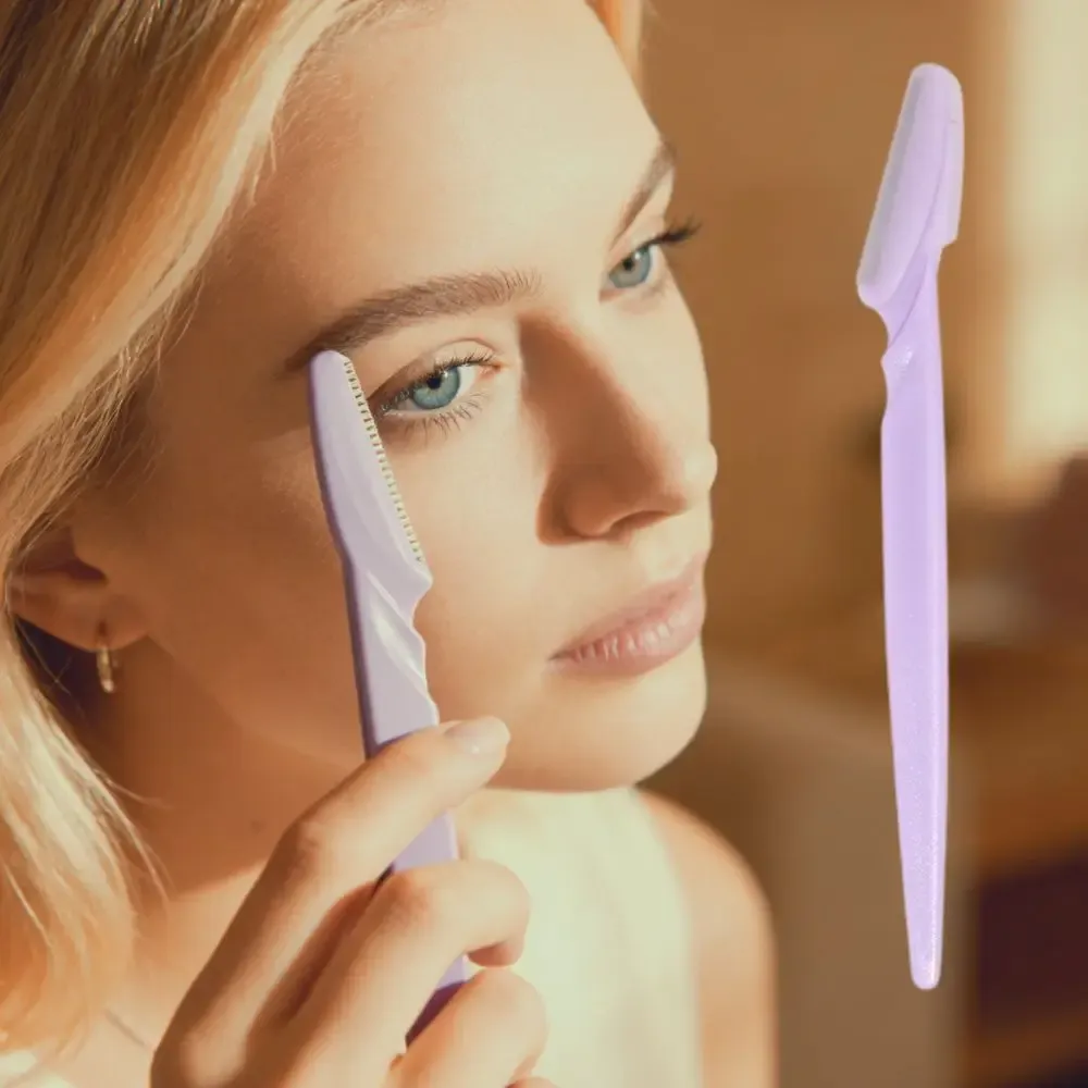 Rasoir de précision pour sourcils, finition