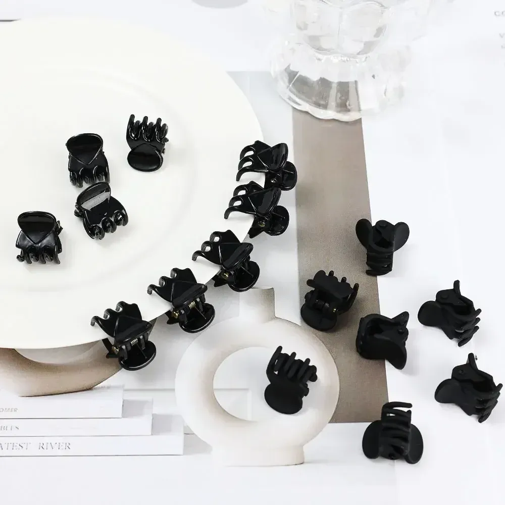 Mini griffes à cheveux, esthétique épurée