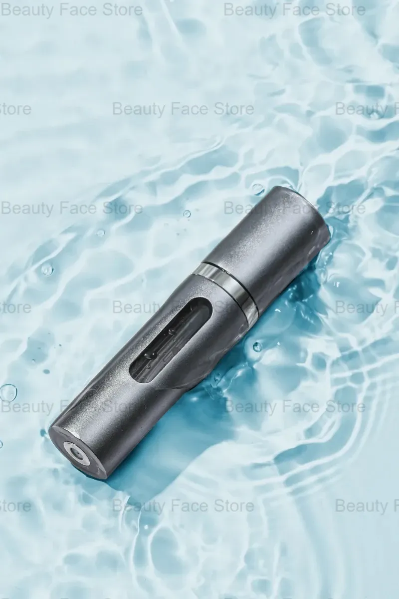 Flacon de parfum rechargeable, mise en scène