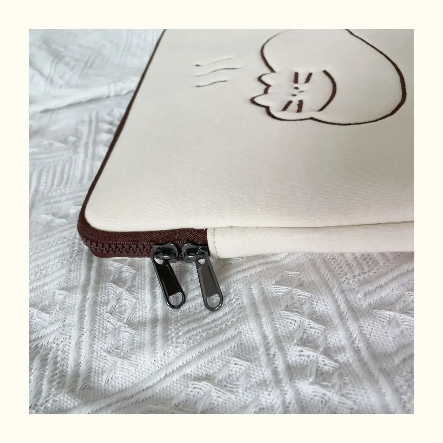 Pochette ordinateur portable détail de la fermeture