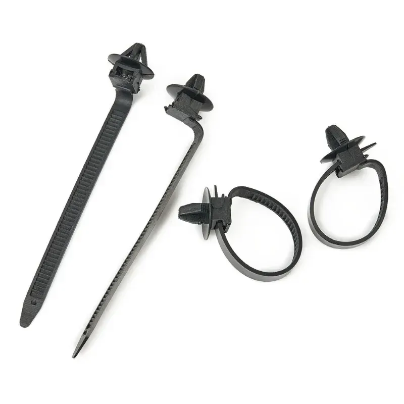 Organisation de faisceaux de câbles avec attaches noires