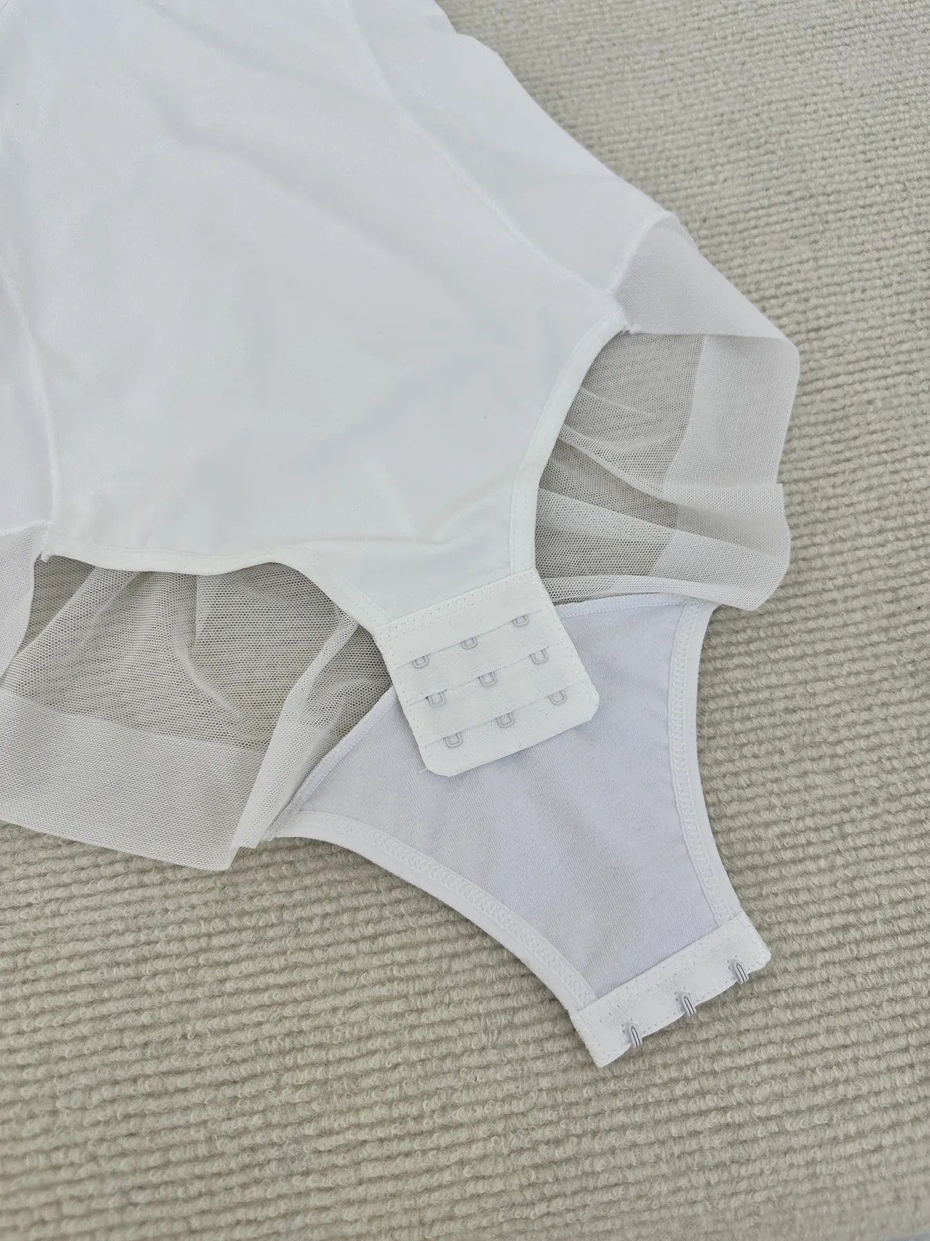 Body shapewear, mise en situation