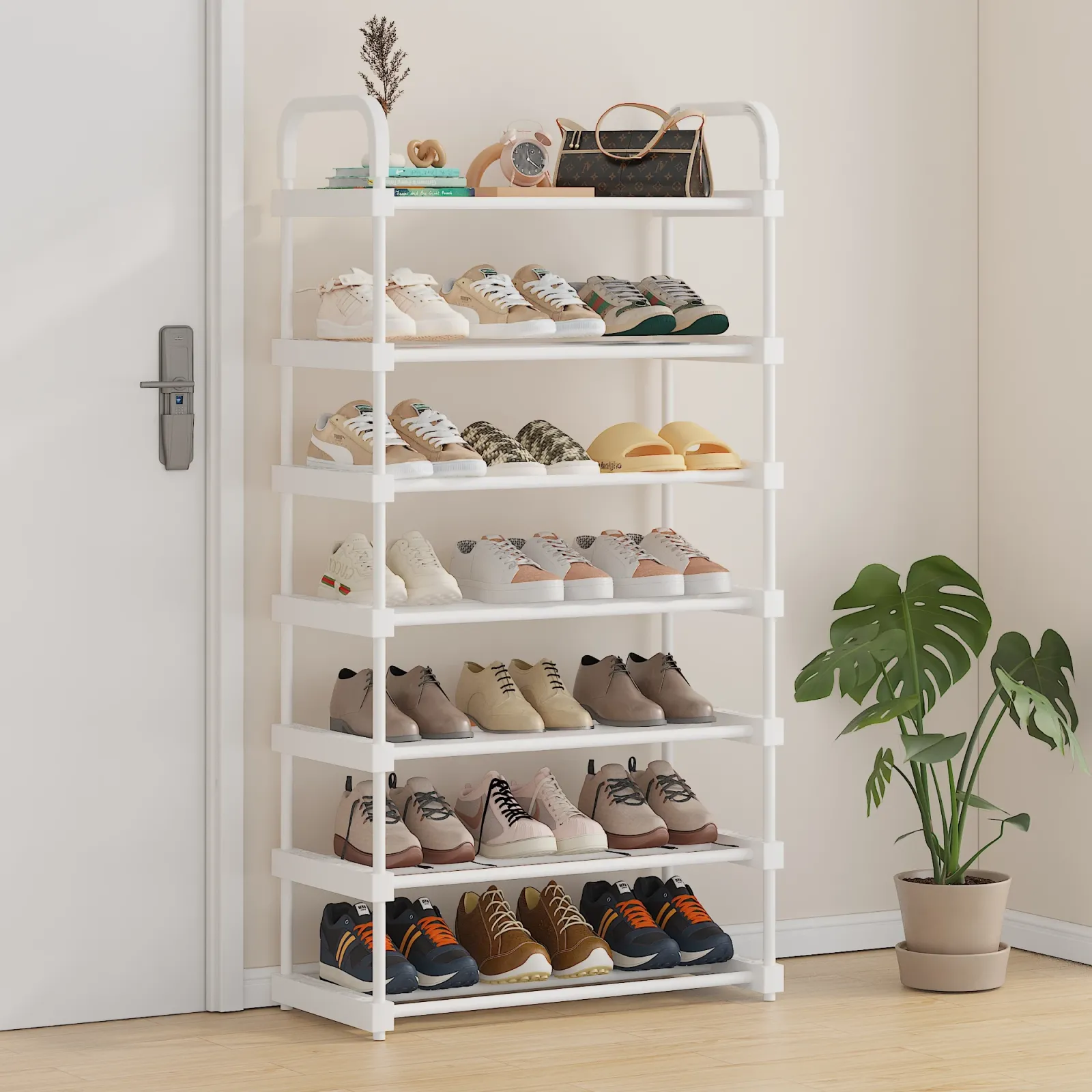 Détail des étagères du meuble à chaussures