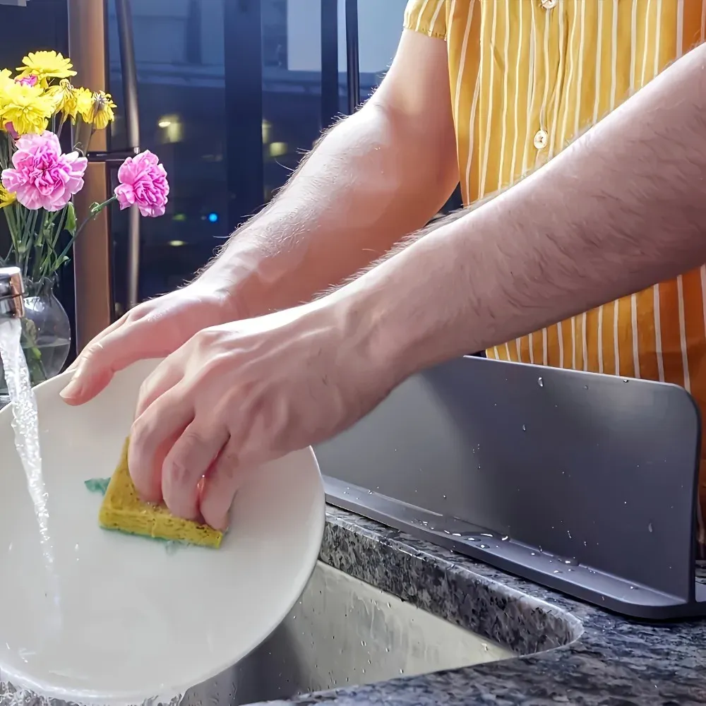 Protège-éclaboussures de cuisine en silicone avec ventouse 5