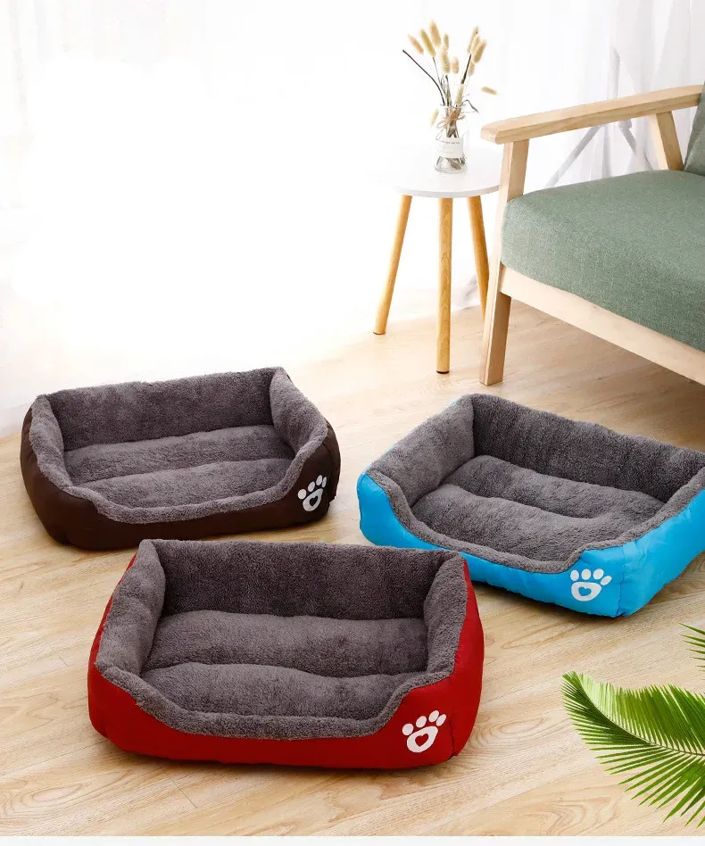 Lit chaud pour animaux de compagnie au design carré en couleur bonbon