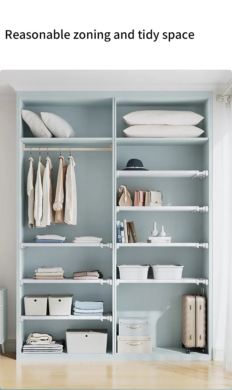 Étagère de garde-robe extensible en situation