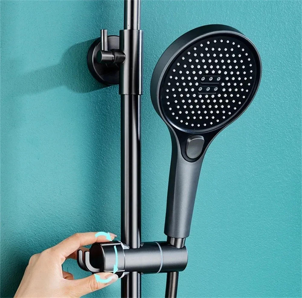 Support de pomme de douche dans un environnement de salle de bains