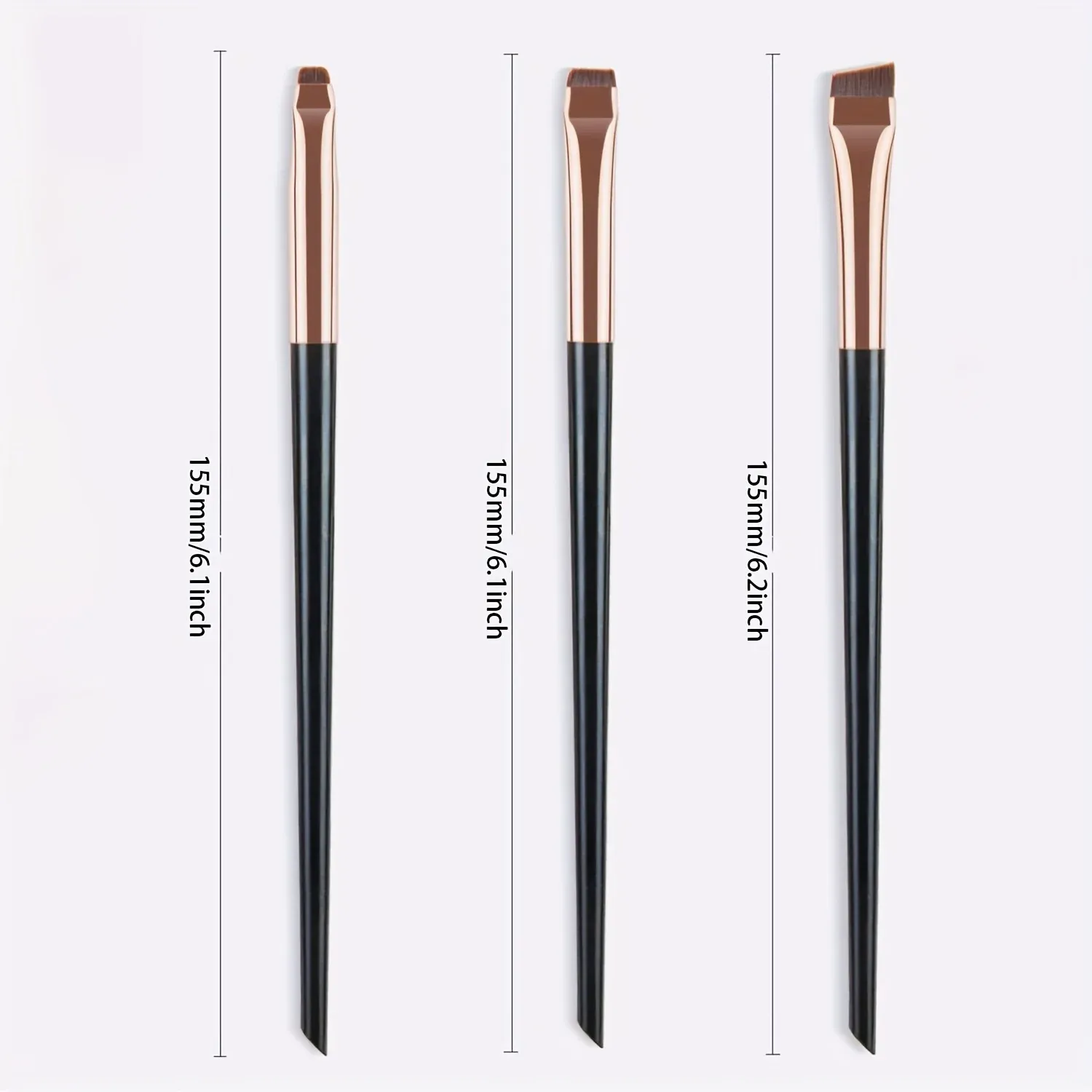 Gros plan sur les pinceaux à eyeliner