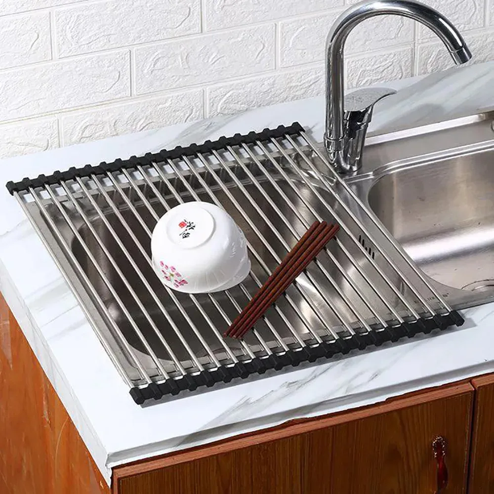 Égouttoir pliable et enroulable pour évier en situation