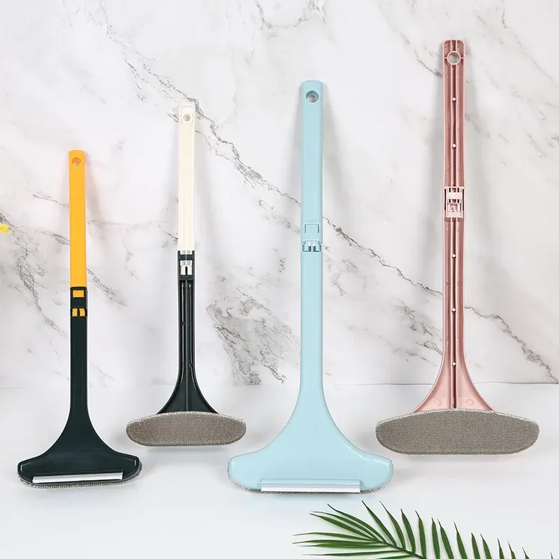 Brosse de nettoyage télescopique pour moustiquaires, rideaux et tapis