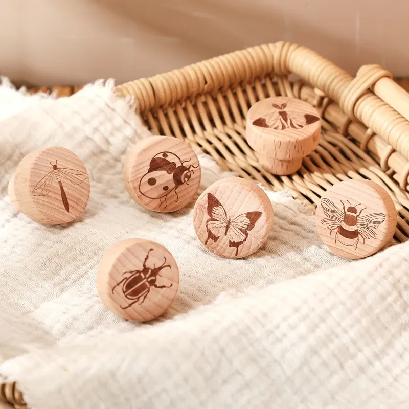 Poignées décoratives en bois