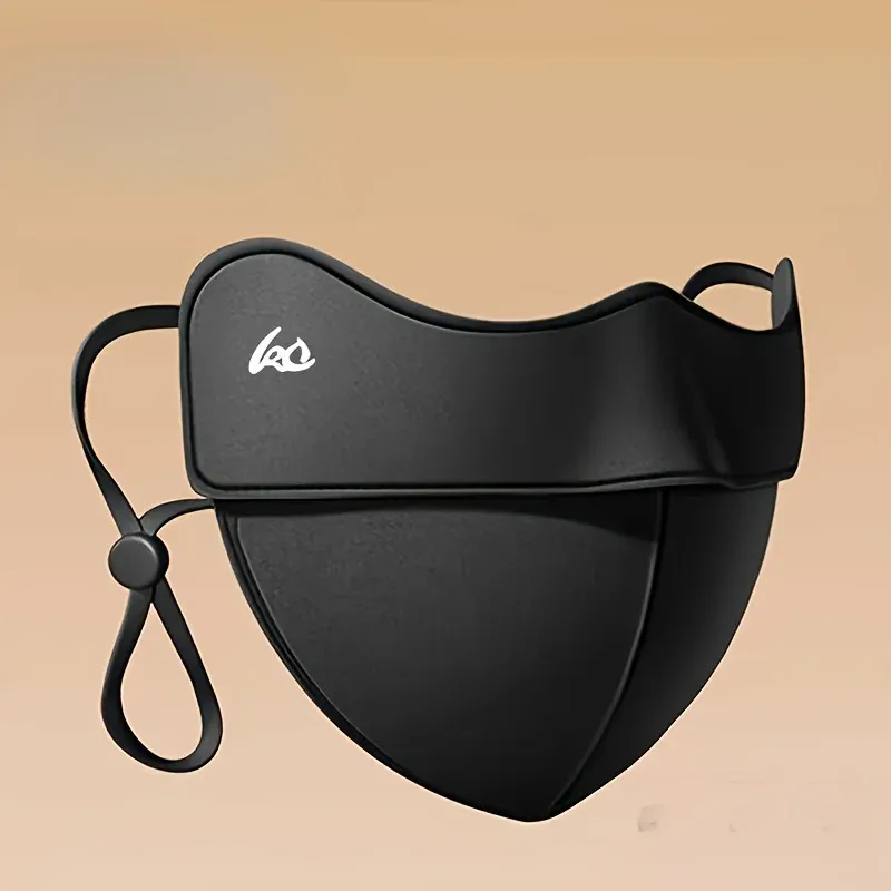 Masque facial 3D porté en extérieur