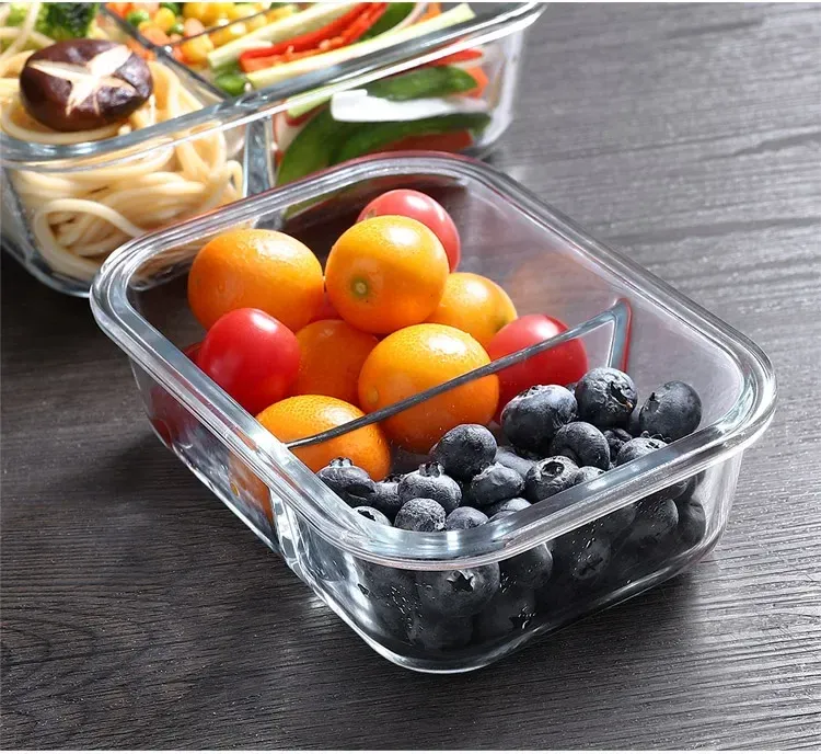 Boîte à repas en verre présentée avec son couvercle