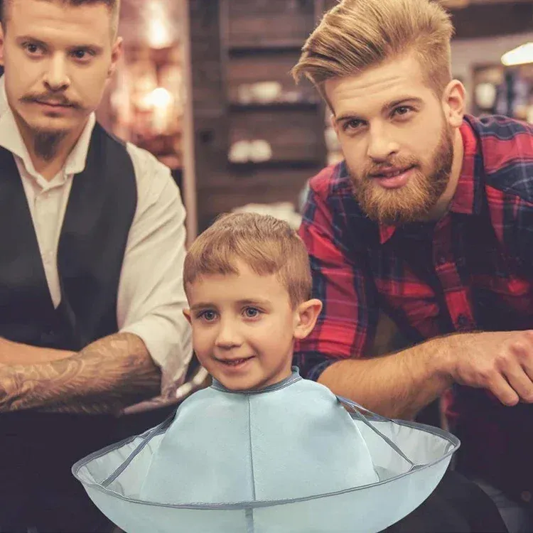 Cape de coupe de cheveux pour enfants, vue d'ensemble