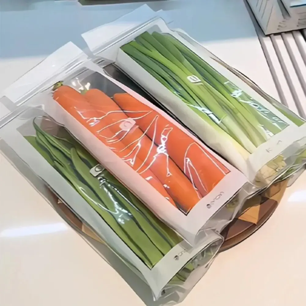 Rangement des aliments frais dans des sacs de conservation