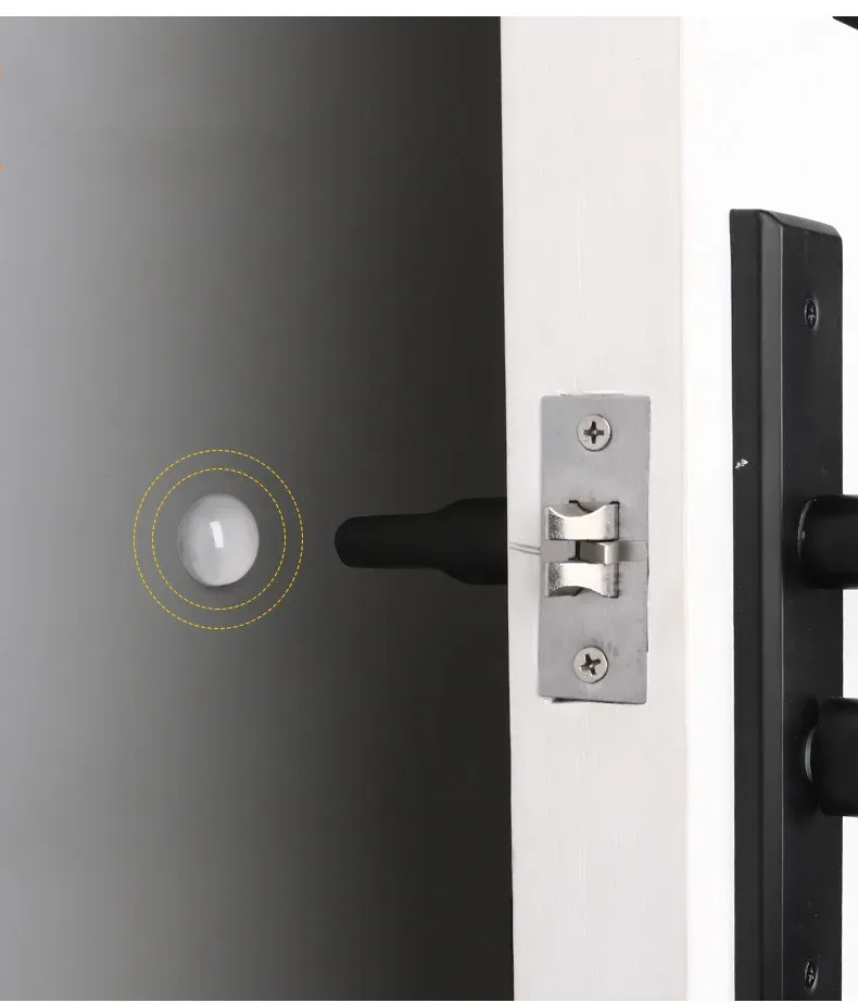 Butoir de porte installé sur une armoire