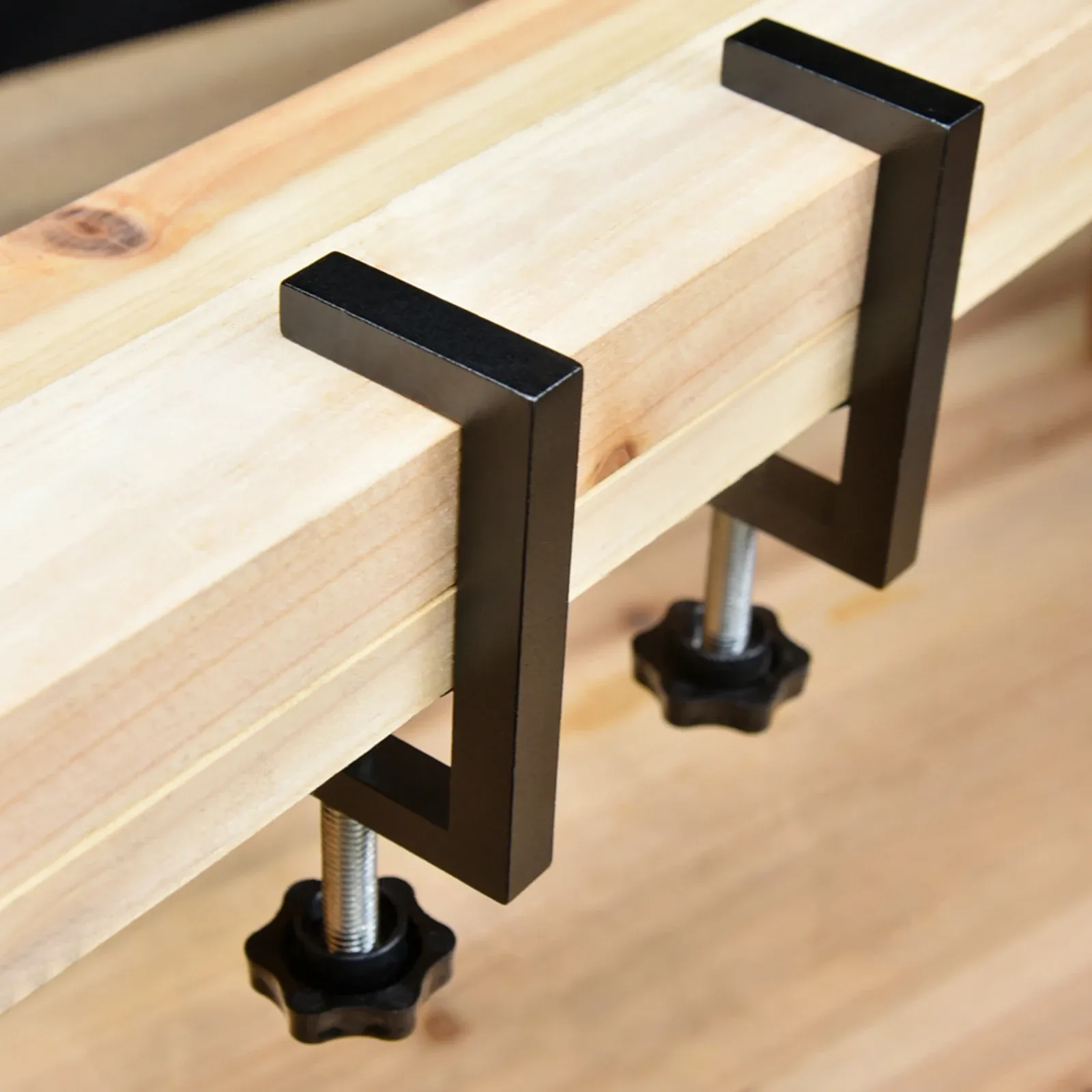 Pince d'installation de meuble, finition soignée