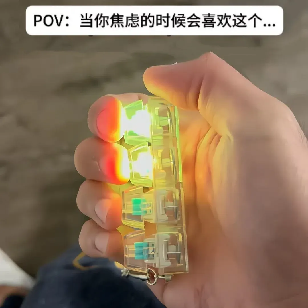 Porte-clés clavier mécanique lumineux à 4 touches, jouet anti-stress pour le bureau et la maison 6
