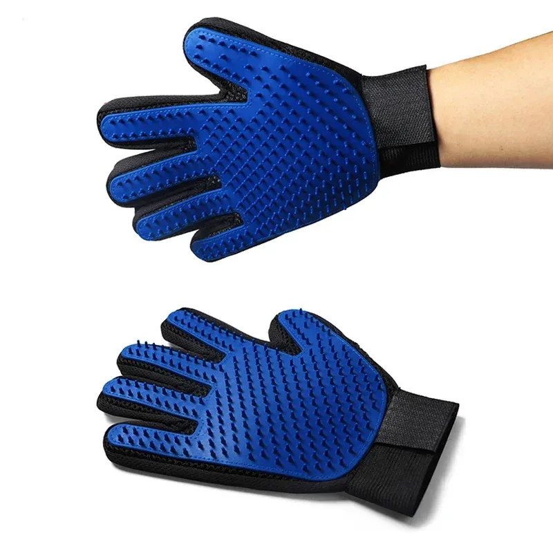Gant de toilettage en silicone, tenue en main