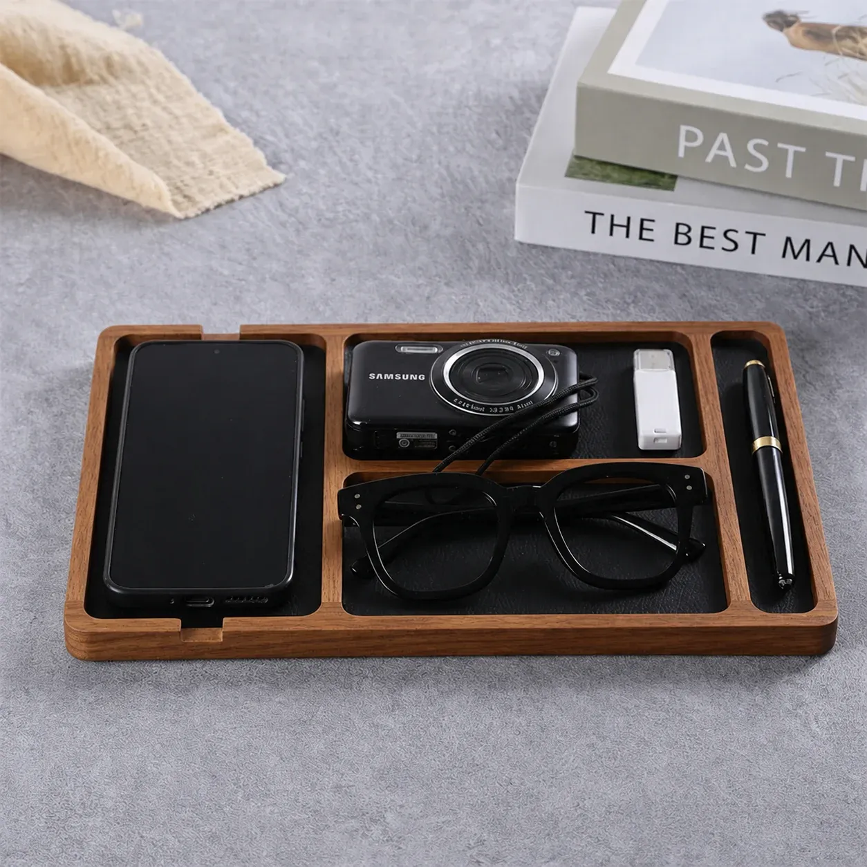 Plateau de rangement de bureau en bois massif avec séparateurs, organisateur multifonctionnel pour smartphones, écouteurs et petits objets - Image 1