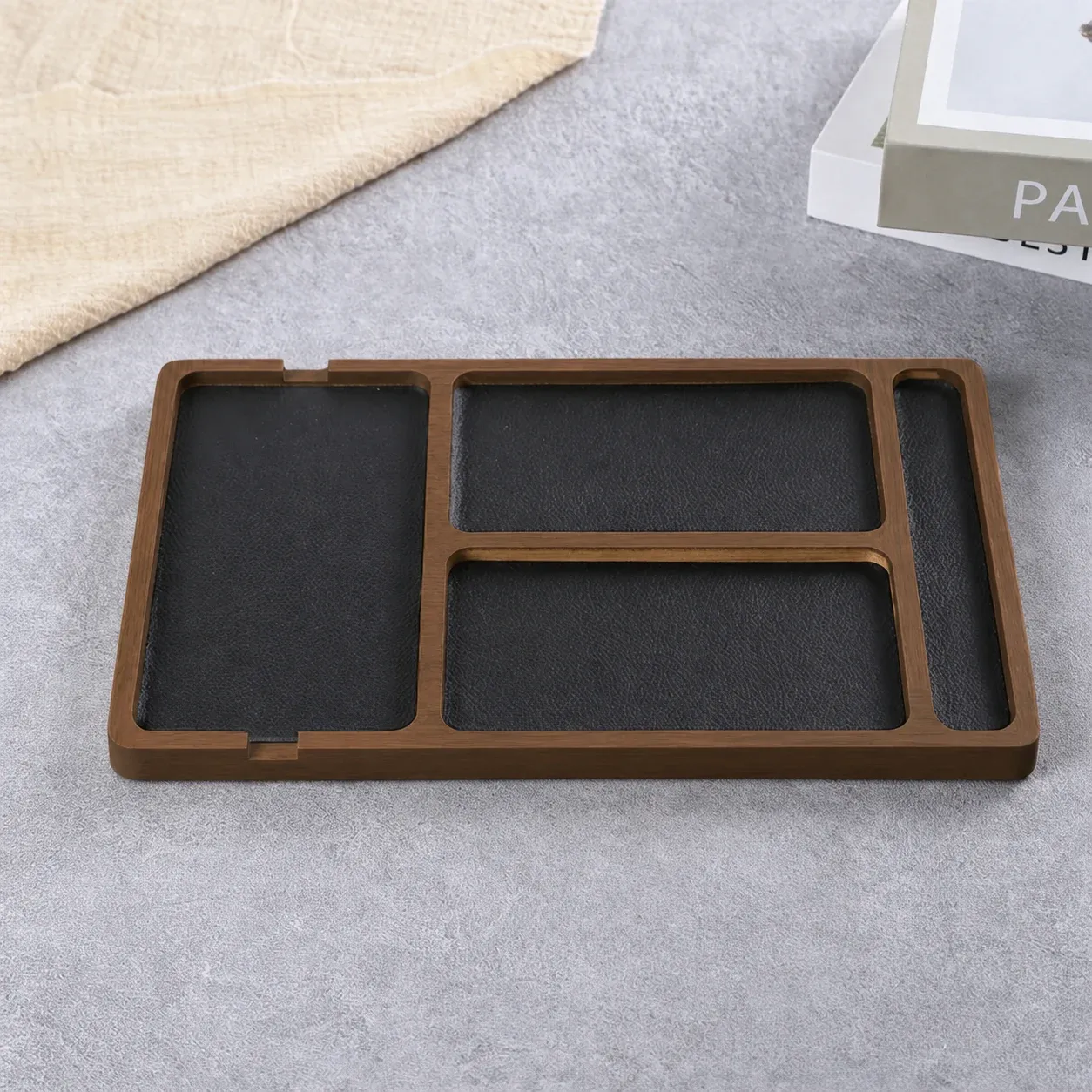 Plateau de rangement de bureau en bois massif avec séparateurs, organisateur multifonctionnel pour smartphones, écouteurs et petits objets 4