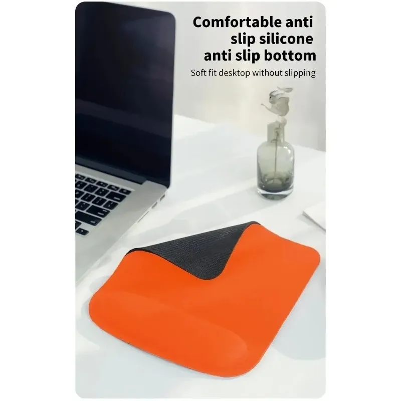 Tapis de souris utilisé dans un environnement de bureau