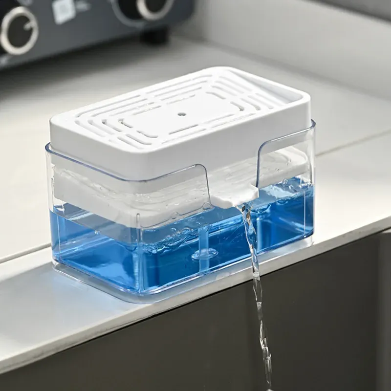 Distributeur automatique de liquide vaisselle avec brosse