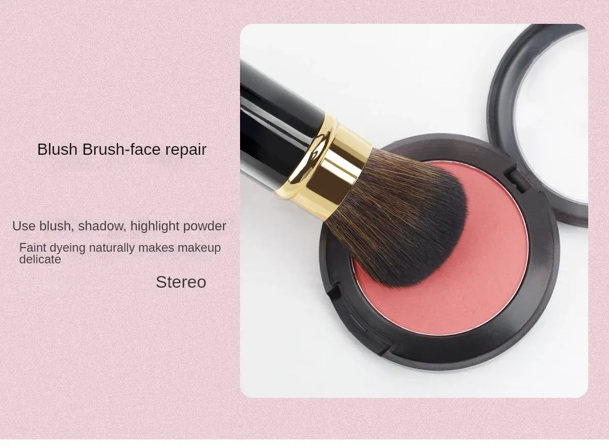 Pinceau de maquillage en situation