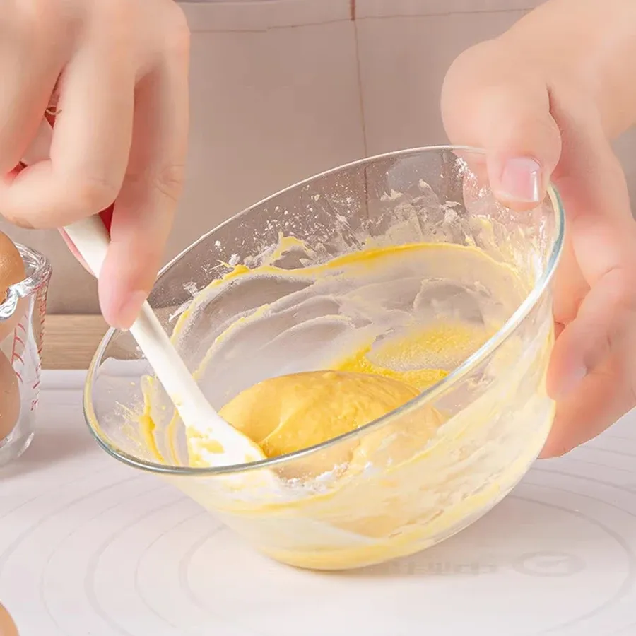 Ensemble d'ustensiles de cuisine en silicone : spatule à pâtisserie, racloir, fouet à œufs et pinceau à huile pour barbecue 4
