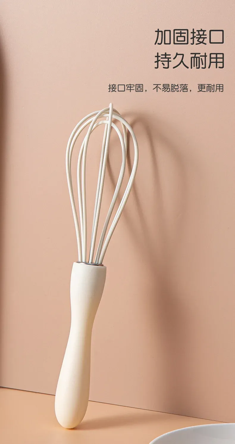 Accessoires de cuisine en silicone présentés avec élégance