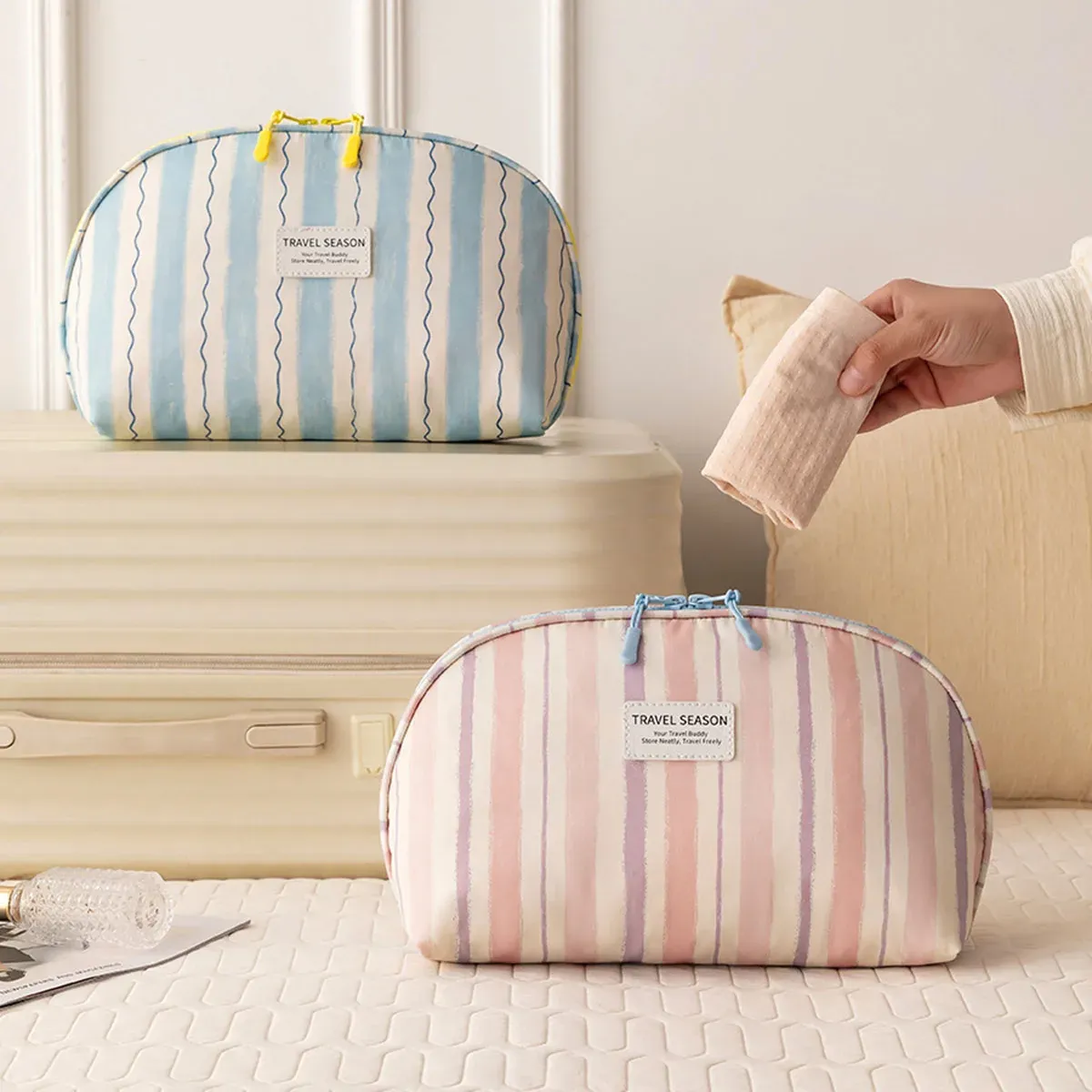Sac de rangement pour sous-vêtements, fermeture et poignée