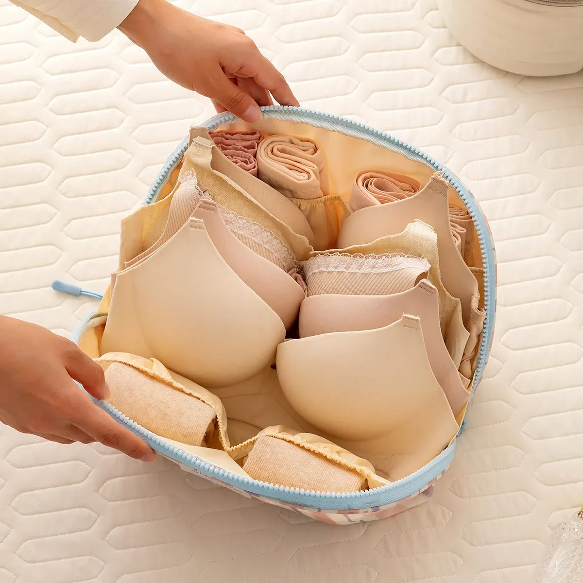 Sac de rangement pour sous-vêtements, format compact