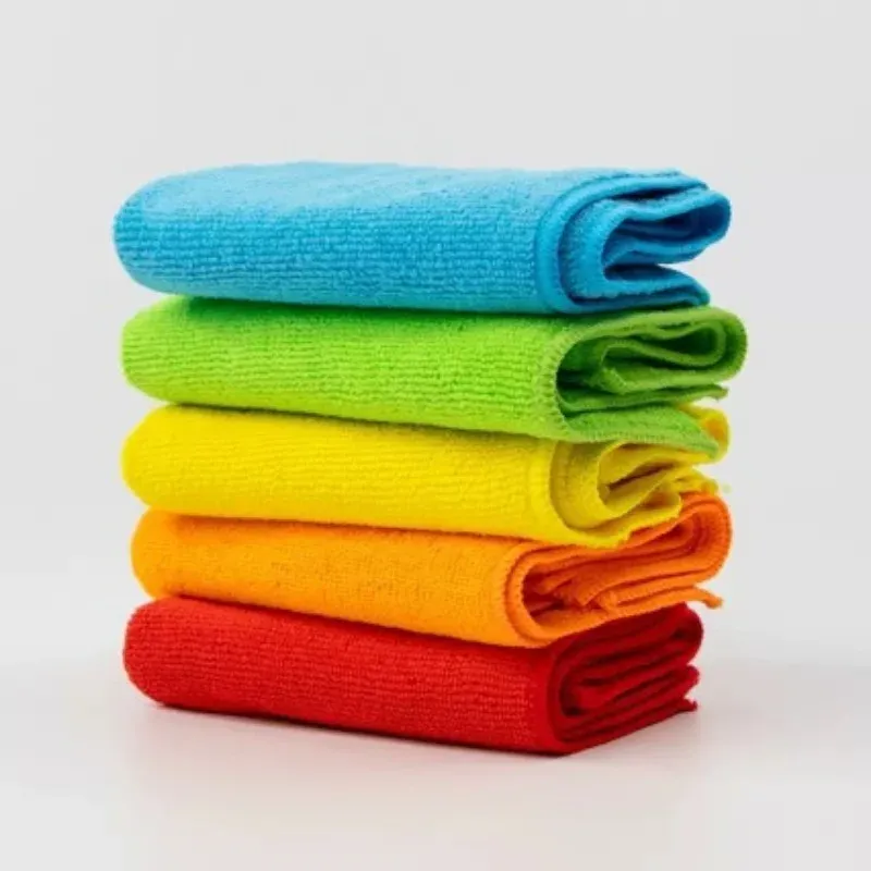 Chiffon microfibre en situation dans la cuisine