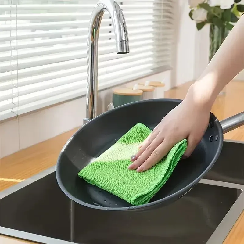 Chiffons microfibre empilés pour un entretien régulier