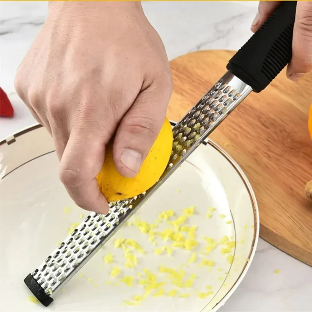 Râpe à fromage en acier inoxydable, vue d'ensemble