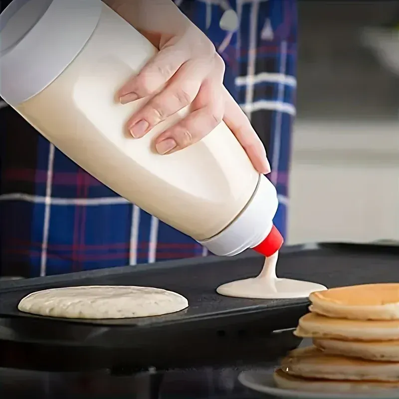 Bouteille mélangeuse pour pâte à crêpes, détail du fouet