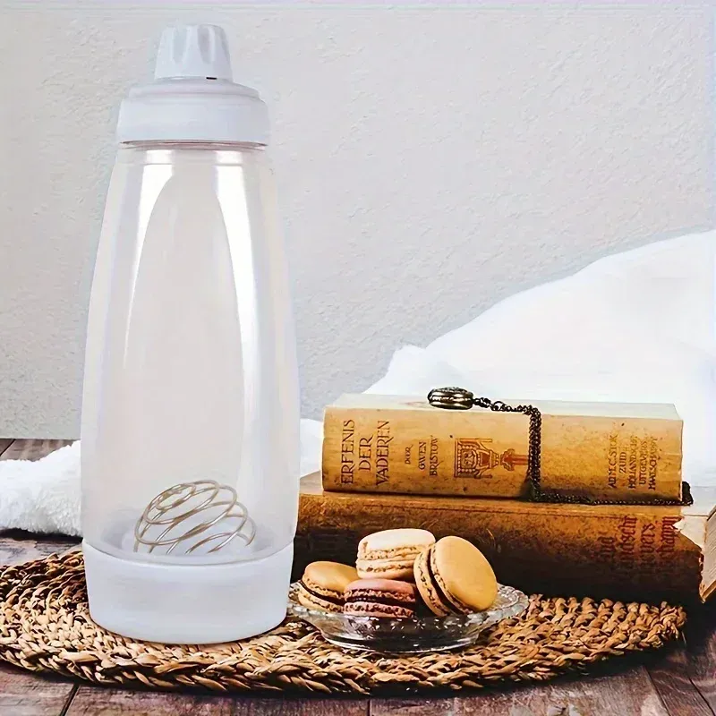 Bouteille mélangeuse pour pâte à crêpes, détail de la boule mélangeuse