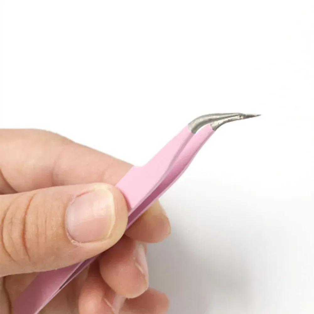 Pincettes pour extension de cils, détail de la forme