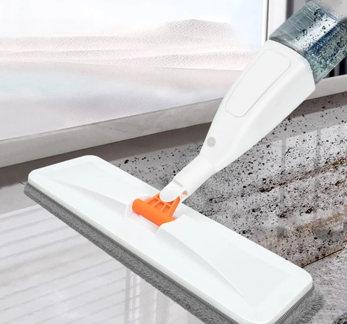 Vue détaillée du balai serpillière à spray