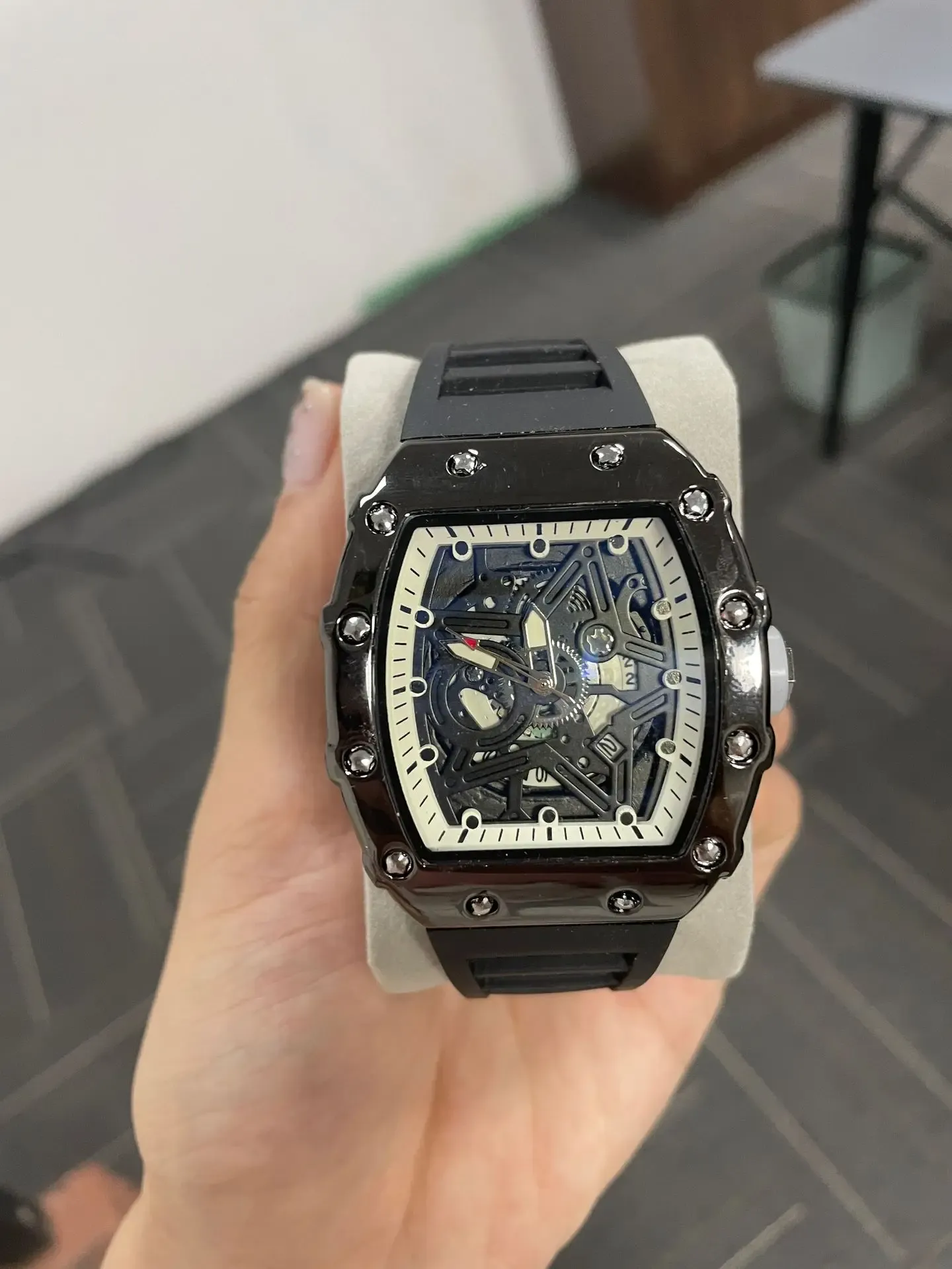 Montre homme pentagramme lumineux, style masculin