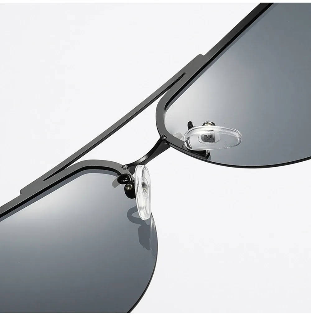 Lunettes de soleil mises en valeur en extérieur