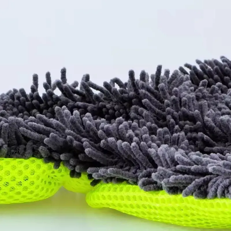 Nettoyage des jantes avec le gant microfibre