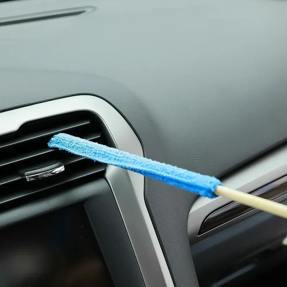 Brosse utilisée pour le nettoyage des grilles de climatisation