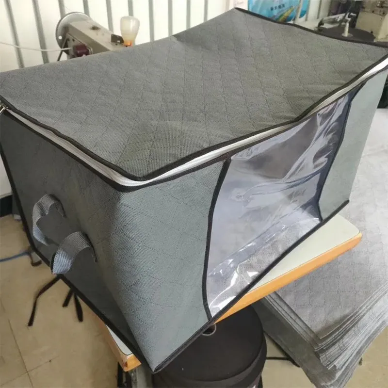 Sacs de rangement pliables en situation