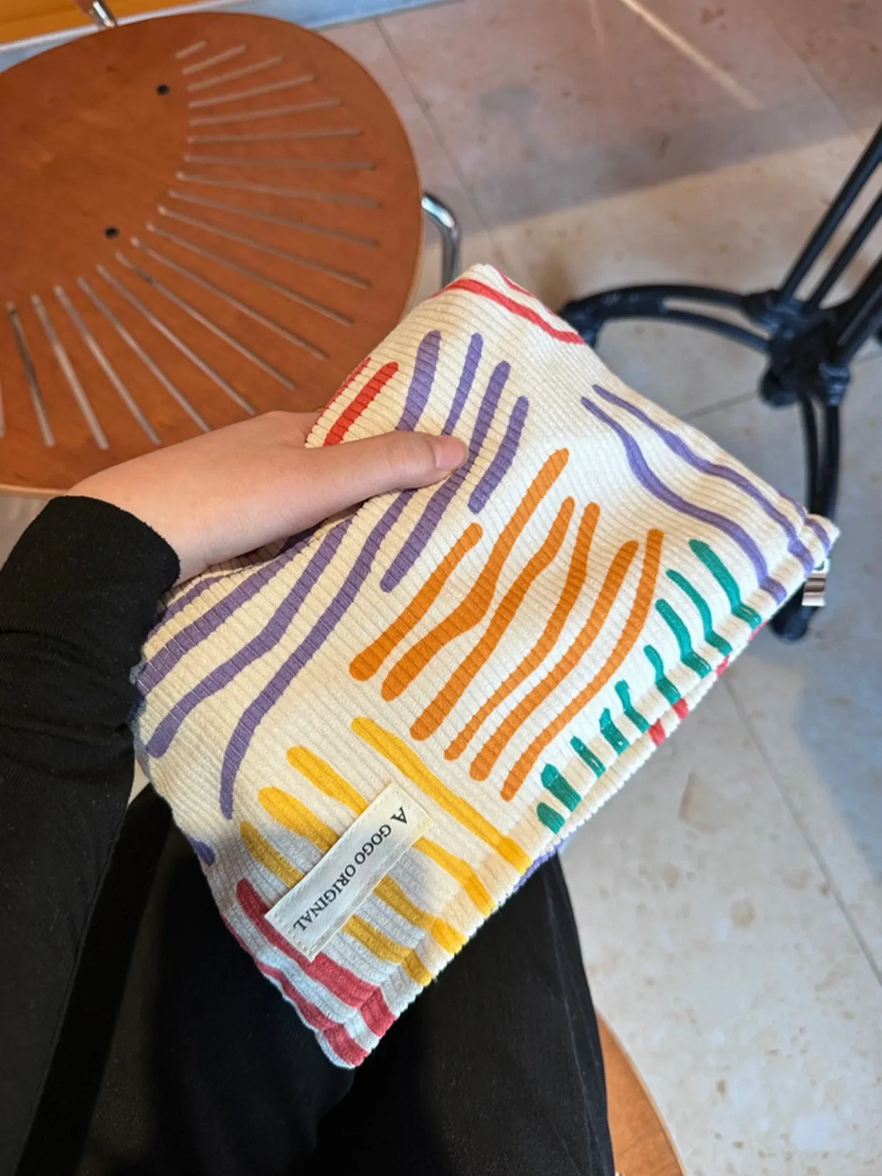 Intérieur spacieux de la pochette de rangement