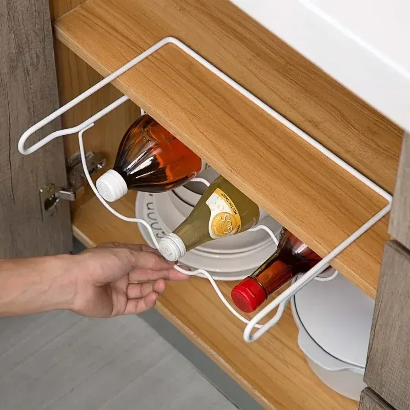 Support de rangement pour bouteilles dans une cuisine moderne