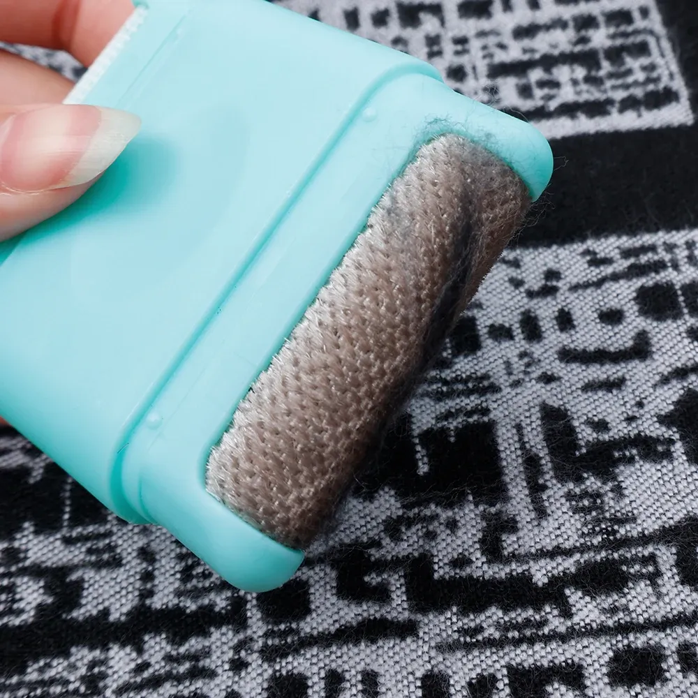 Éliminateur de peluches sous différents angles