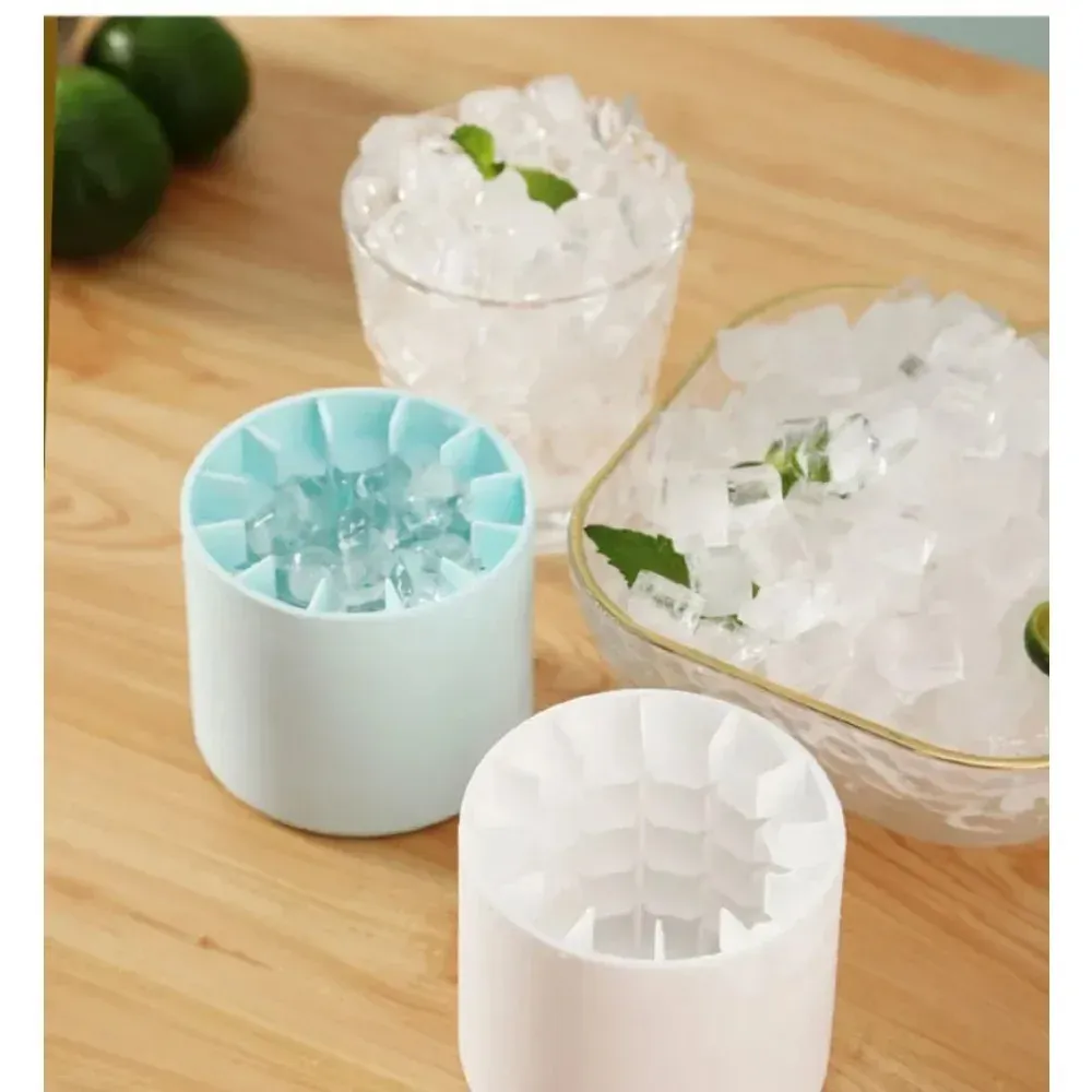 Moule à glaçons en silicone bleu, ambiance estivale