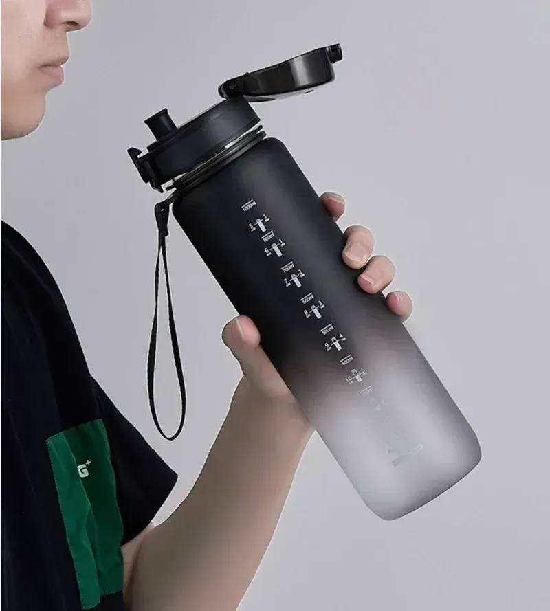 Bouteille d'eau de sport 1 litre, détail du design